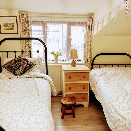 Spacious Charming Cottage Near Lake And Sea Hornsea Exterior foto